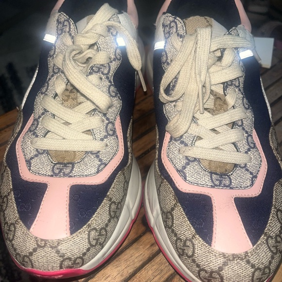 Gucci women’s sneakers - Picture 2 of 10